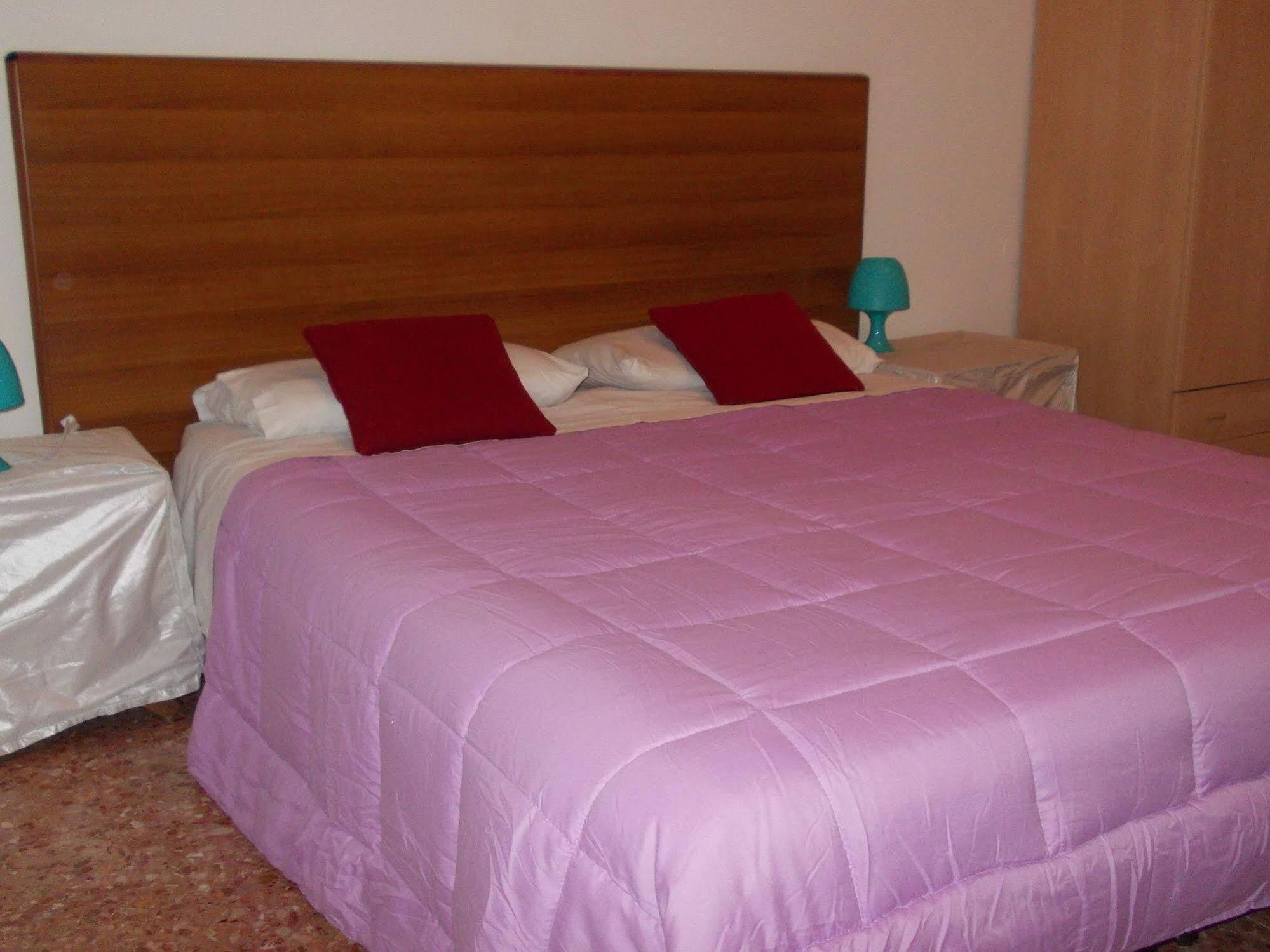 Travellers Lodge Bed & Rooms Тревізо Екстер'єр фото